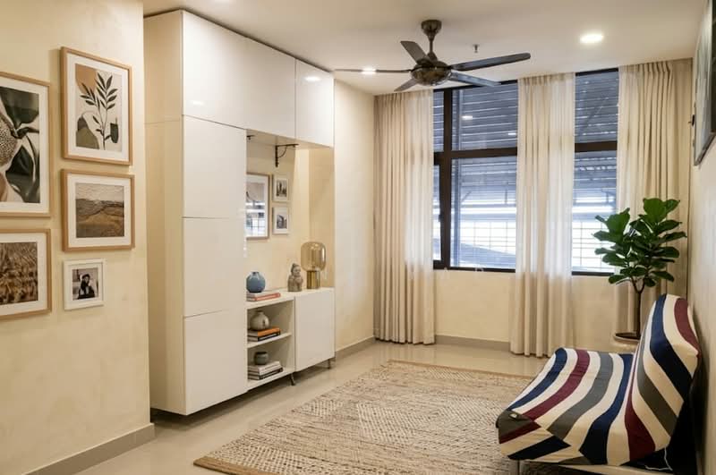 Servis Apartment untuk Dijual di Emerald Avenue - Wayne Yap - Living Room - PropertyGuru.com.my