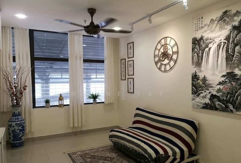 Servis Apartment untuk Dijual di Emerald Avenue - Wayne Yap - Living Room - PropertyGuru.com.my