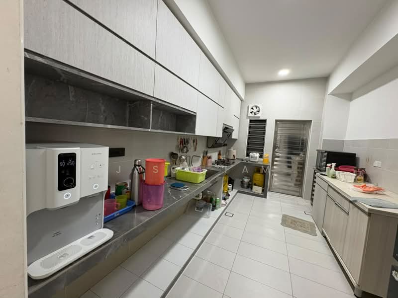 2-storey Terraced House for Rent in Bandar Baru Permas Jaya (Permas Jaya) - Jason Fam - Kitchen - PropertyGuru.com.my