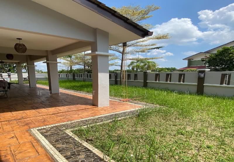 Rumah Teres 2 Tingkat untuk Disewa di Seri Kembangan (Selangor) - Helmut Schleich - Exterior - PropertyGuru.com.my