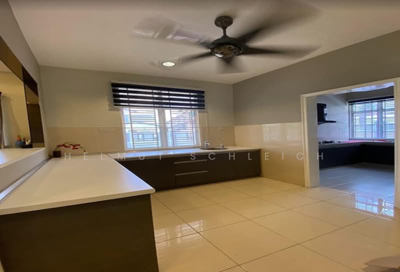 Rumah Teres 2 Tingkat untuk Disewa di Seri Kembangan (Selangor) - Helmut Schleich - Kitchen - PropertyGuru.com.my