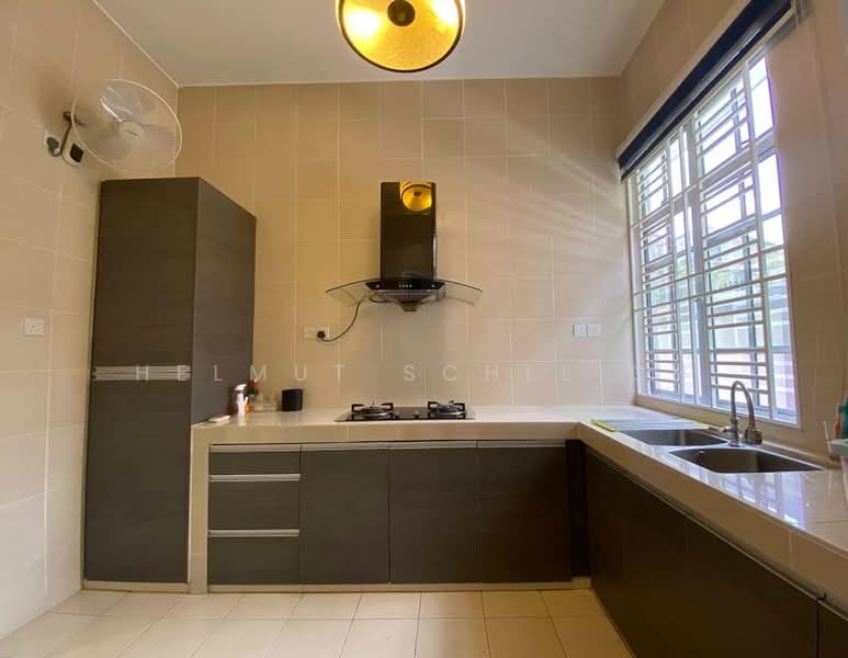 Rumah Teres 2 Tingkat untuk Disewa di Seri Kembangan (Selangor) - Helmut Schleich - Kitchen - PropertyGuru.com.my