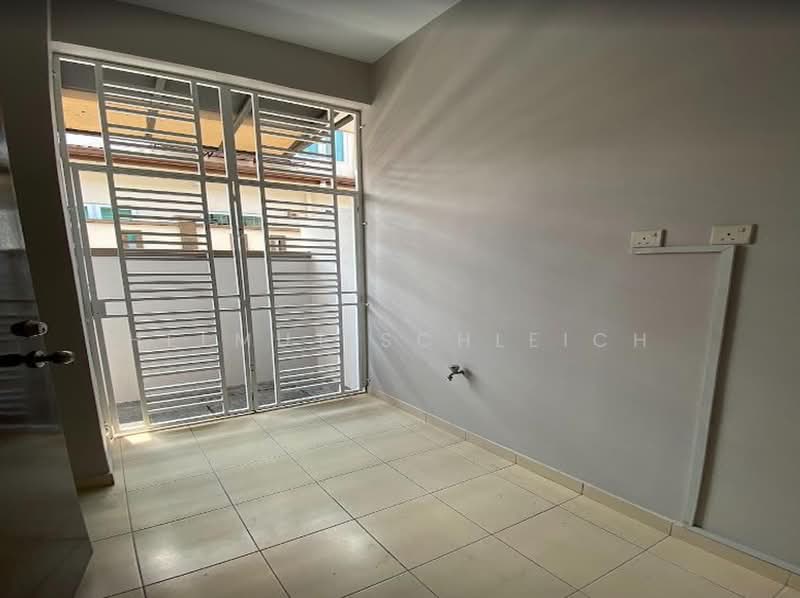 Rumah Teres 2 Tingkat untuk Disewa di Seri Kembangan (Selangor) - Helmut Schleich - Interior - PropertyGuru.com.my