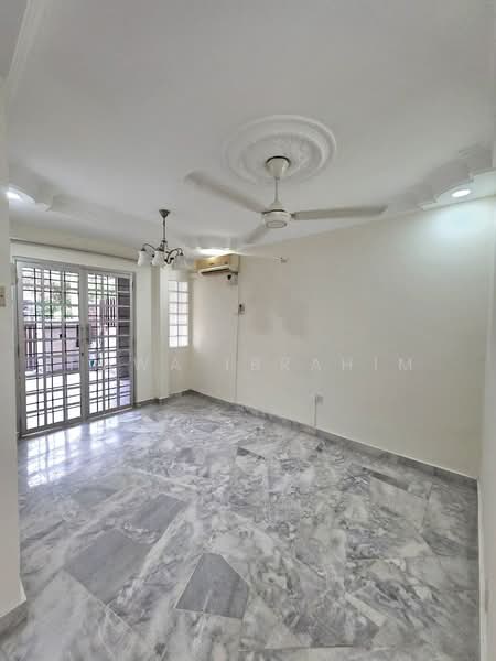2-storey Terraced House for Sale in Bandar Baru Bangi (Selangor) - Hawa Ibrahim - Living Room - PropertyGuru.com.my
