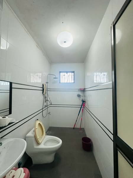 Semi-Detached House for Sale in Skudai (Johor) - Marcus Thye - Bathroom - PropertyGuru.com.my