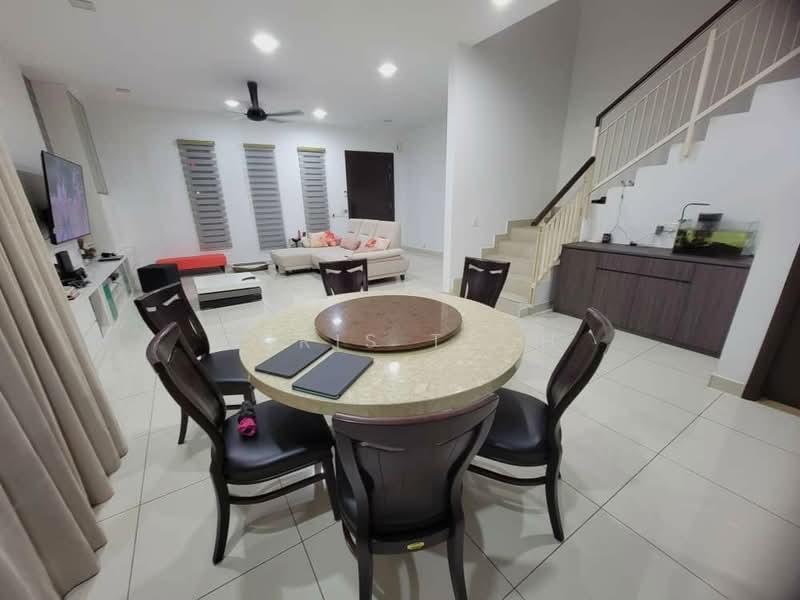 Rumah Berkembar untuk Dijual di Sungai Ara (Penang) - Chris Teoh - Living Room - PropertyGuru.com.my