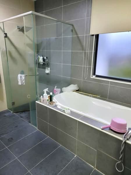 Rumah Berkembar untuk Dijual di Sungai Ara (Penang) - Chris Teoh - Bathroom - PropertyGuru.com.my