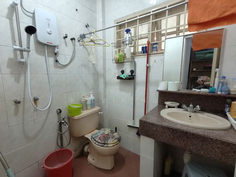 2-storey Terraced House for Sale in Taman Taming Jaya (Balakong) - Kelvin Ng - Bathroom - PropertyGuru.com.my