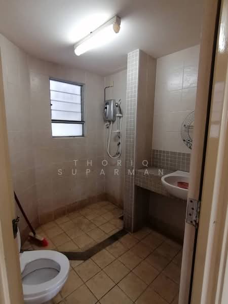 Condominium for Sale at Desa Putra - Thoriq Suparman - Bathroom - PropertyGuru.com.my