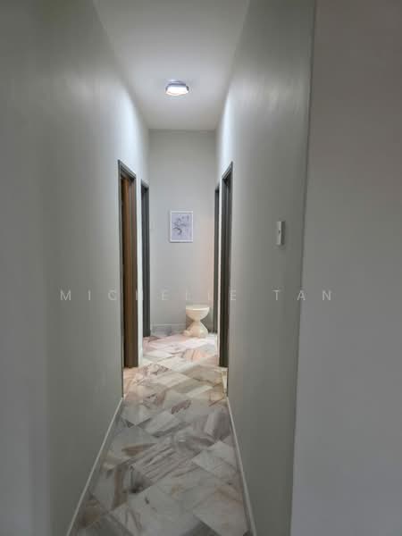 Pangsapuri untuk Dijual di Pesona Villa - Michelle Tan - Corridor - PropertyGuru.com.my
