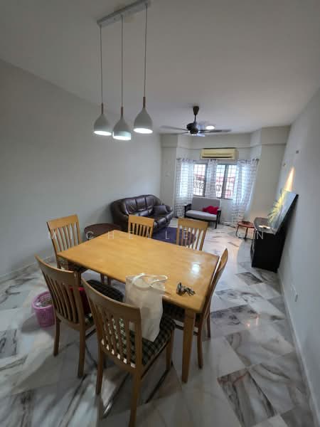 Pangsapuri untuk Dijual di Pesona Villa - Michelle Tan - Living Room - PropertyGuru.com.my