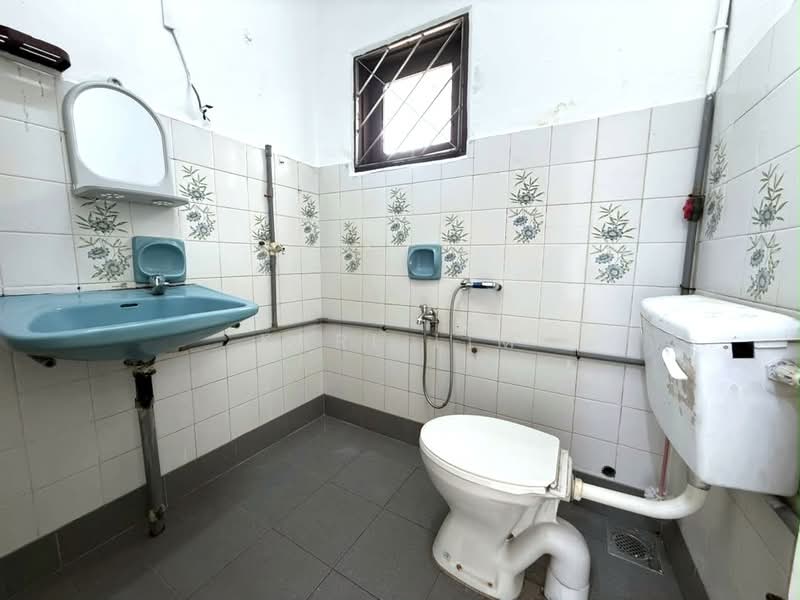 2-storey Terraced House for Sale in Taman Suria (Johor Bahru) - Karl Lim - Bathroom - PropertyGuru.com.my