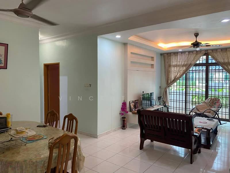 Pangsapuri untuk Disewa di Perling Apartment - Vincent Tea - Living Room - PropertyGuru.com.my