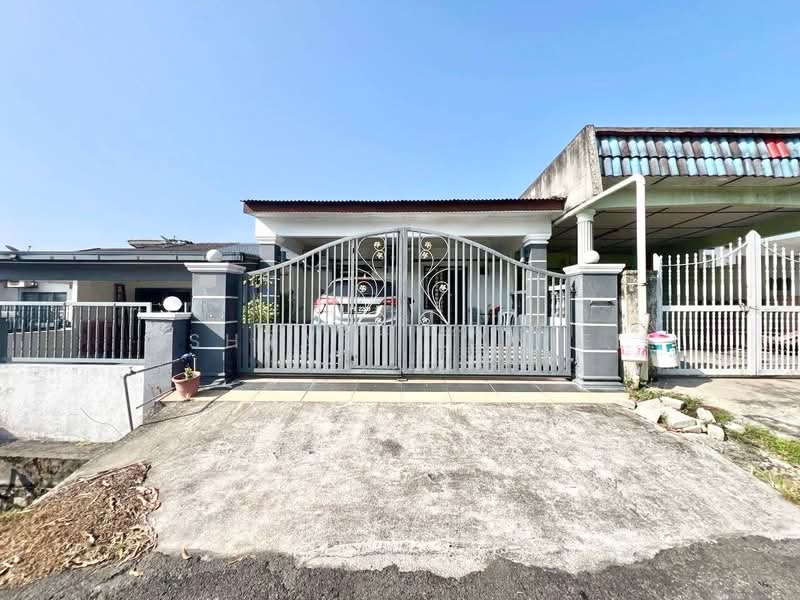 1-storey Terraced House for Sale in Taman Dusun Jaya (Semenyih) - Ashraff Daniel - Exterior - PropertyGuru.com.my