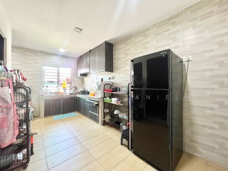 1-storey Terraced House for Sale in Taman Dusun Jaya (Semenyih) - Ashraff Daniel - Kitchen - PropertyGuru.com.my