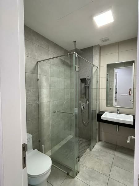 Servis Apartment untuk Disewa di The Sentral Suites - Rony Yeo - Bathroom - PropertyGuru.com.my
