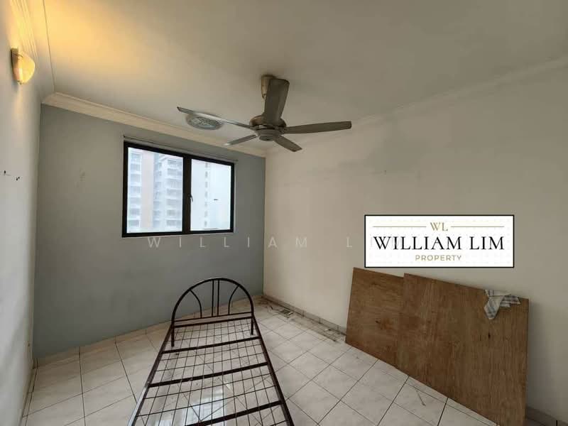 Apartment for Sale at Pearl Garden - William Lim - Bedroom - PropertyGuru.com.my