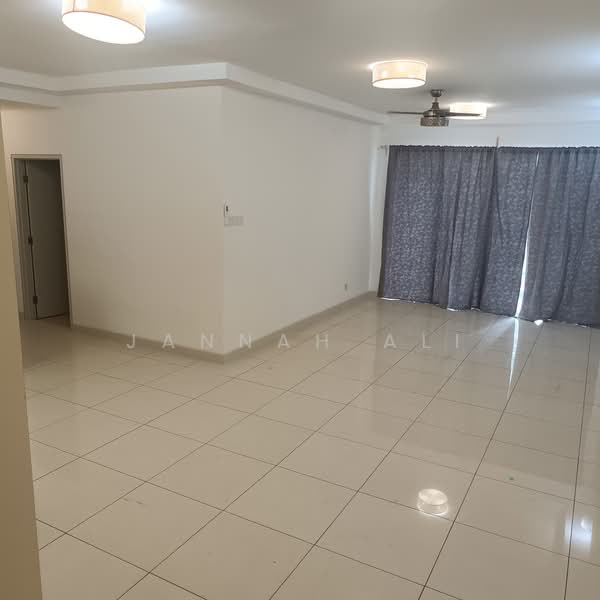 Kediaman Servis untuk Dijual di V Residence 3 @ Sunway Velocity - Jannah Ali - Living Room - PropertyGuru.com.my
