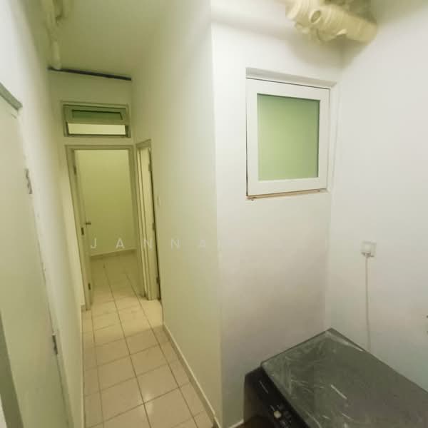 Kediaman Servis untuk Dijual di V Residence 3 @ Sunway Velocity - Jannah Ali - Corridor - PropertyGuru.com.my