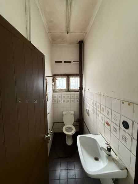 2-storey Terraced House for Sale in Taman Suria (Johor Bahru) - Elston Chong - Bathroom - PropertyGuru.com.my