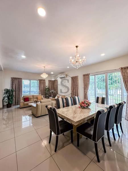 Bungalow House untuk Dijual di Anggun 2 Residence (Rawang) - Ashraff Daniel - Living Room - PropertyGuru.com.my