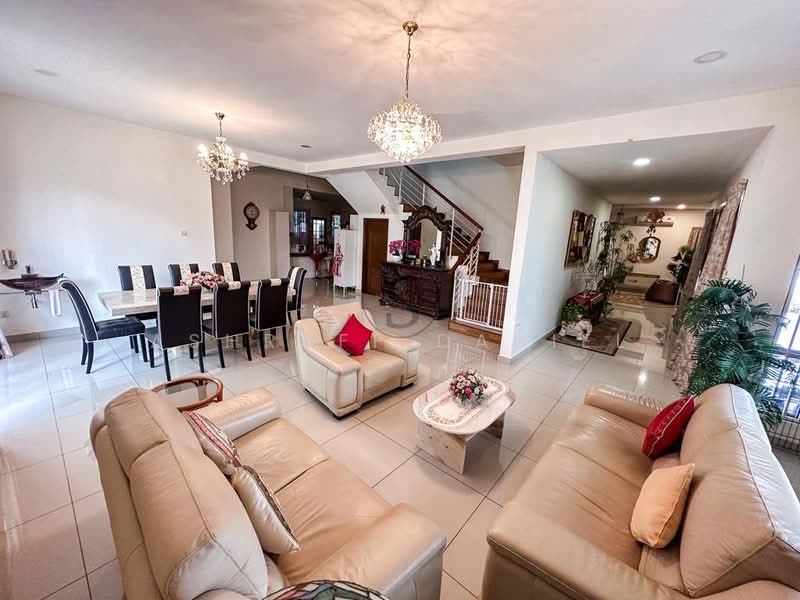 Bungalow House untuk Dijual di Anggun 2 Residence (Rawang) - Ashraff Daniel - Living Room - PropertyGuru.com.my