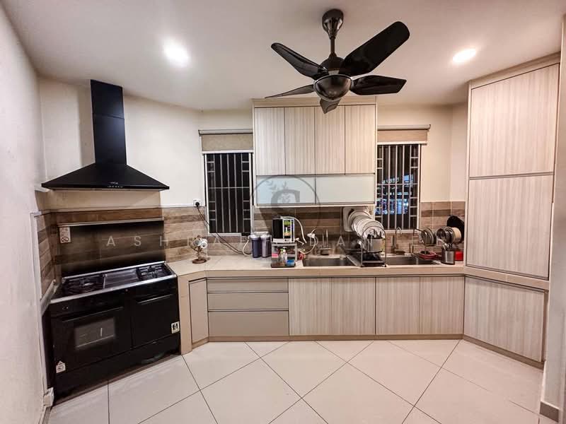 Bungalow House untuk Dijual di Anggun 2 Residence (Rawang) - Ashraff Daniel - Kitchen - PropertyGuru.com.my