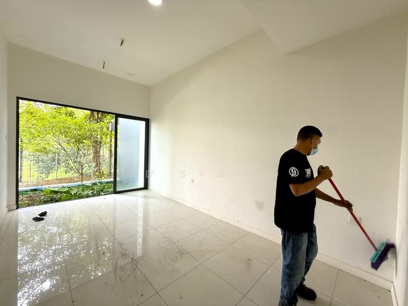 2.5-storey Terraced House for Sale in Taman Melawati (Ulu Kelang) - Mohd Syahidie - Living Room - PropertyGuru.com.my
