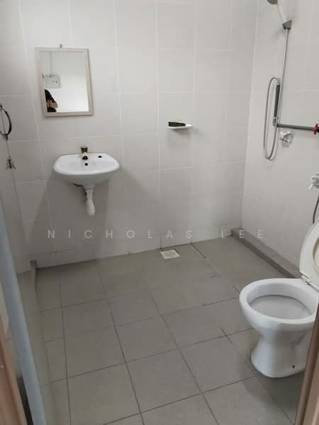Kilang untuk Disewa di Kawasan Perindustrian Ringan Bercham (Ipoh) - Nicholas Lee - Bathroom - PropertyGuru.com.my