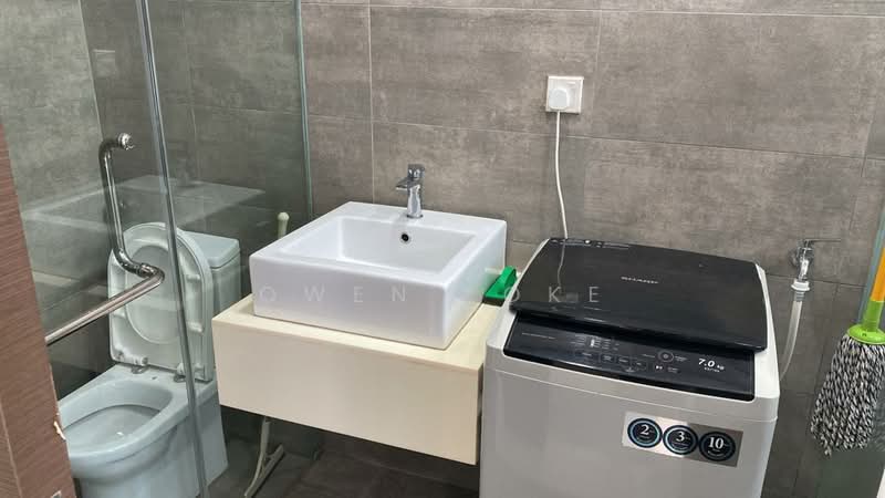 Servis Apartment untuk Disewa di H2O Residences - Owen Loke - Bathroom - PropertyGuru.com.my
