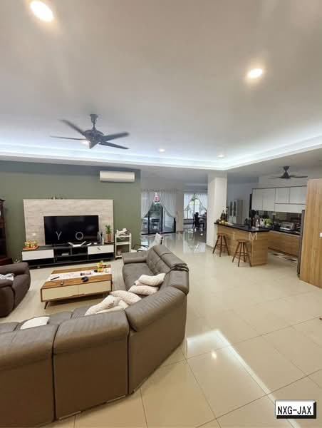 Rumah Berkembar untuk Dijual di Setia Utama (Setia Alam) - Yongsen Lim - Living Room - PropertyGuru.com.my