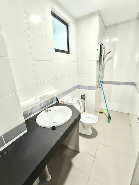 Apartment for Rent at The 1878 @ Tabuan Jaya - Leon Tan - Bathroom - PropertyGuru.com.my