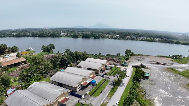 Semi-D Factory for Rent in Pending Industrial Estate (Kuching) - Sherene Kok - Exterior - PropertyGuru.com.my