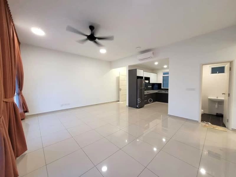 Kondominium untuk Dijual di SummerSkye Residences - Jerry So - Living Room - PropertyGuru.com.my
