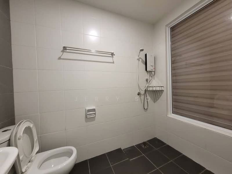 Kondominium untuk Dijual di SummerSkye Residences - Jerry So - Bathroom - PropertyGuru.com.my