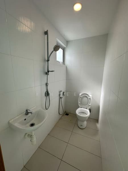 Kondominium untuk Disewa di The Latitude Condominium - Xinnee . - Bathroom - PropertyGuru.com.my