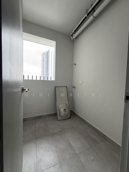 Servis Apartment untuk Disewa di Melawati : Park One - Nini Malini - Yard - PropertyGuru.com.my