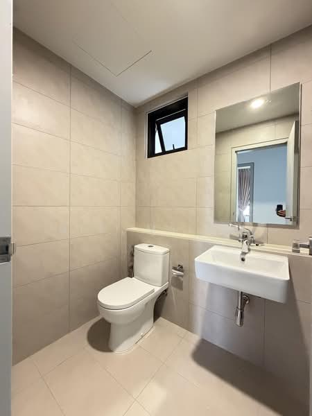 Servis Apartment untuk Disewa di Melawati : Park One - Nini Malini - Bathroom - PropertyGuru.com.my