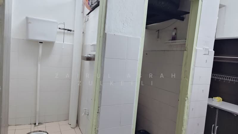Flat for Sale at Nuri - Zairul Asrah Zulkefli - Bathroom - PropertyGuru.com.my