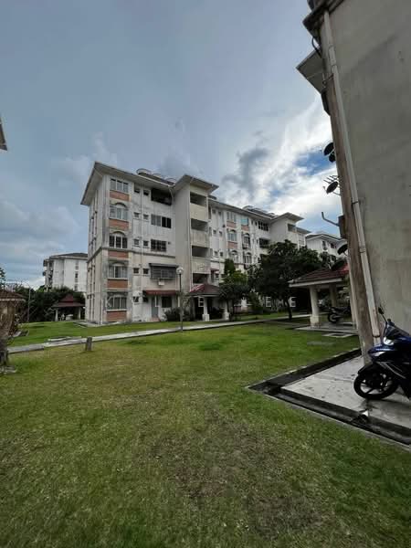 Pangsapuri untuk Dijual di Palma Puteri - Kylie Lee - Exterior - PropertyGuru.com.my