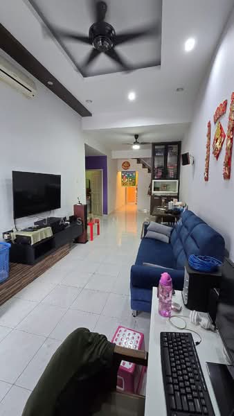 1-storey Terraced House for Sale in Taman Seri Austin (Tebrau) - Jason Sim - Living Room - PropertyGuru.com.my