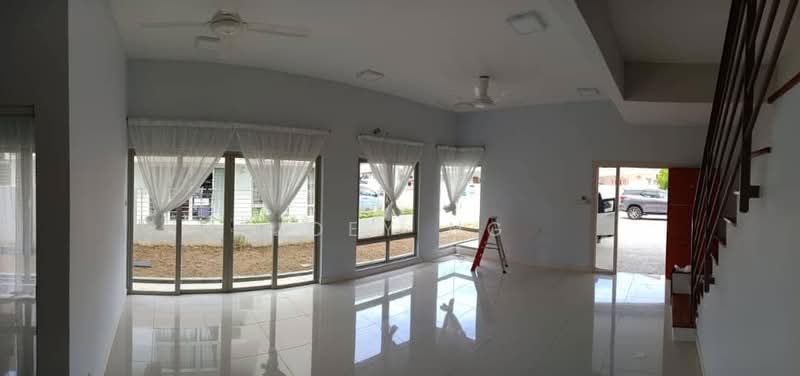 Rumah Kluster untuk Dijual di Sunway Alam Suria (Shah Alam) - Joey Ng - Living Room - PropertyGuru.com.my