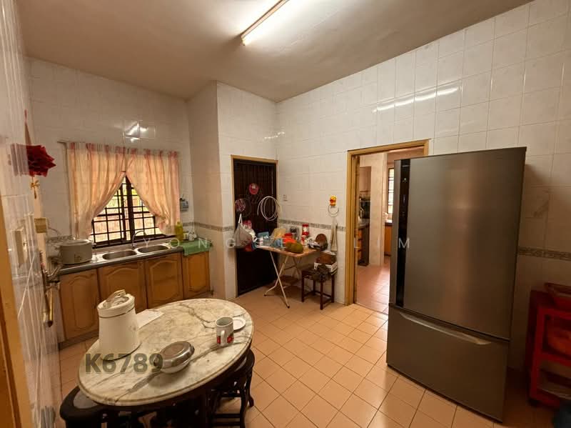 Rumah Teres 2 Tingkat untuk Dijual di Bukit Jelutong (Shah Alam) - Yongsen Lim - Kitchen - PropertyGuru.com.my