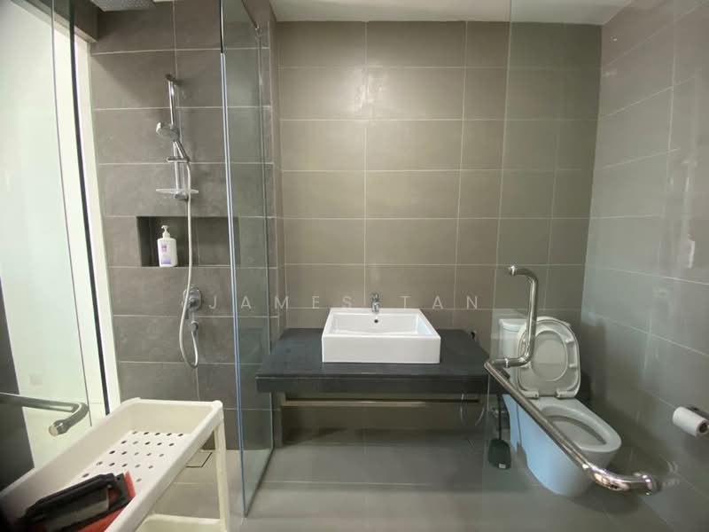 Servis Apartment untuk Disewa di Arnica @ Tropicana Gardens - James Tan - Bathroom - PropertyGuru.com.my