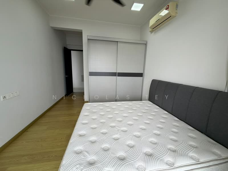 Condominium for Sale at Royal Strand @ Country Garden Danga Bay - Nicholas Tey - Bedroom - PropertyGuru.com.my