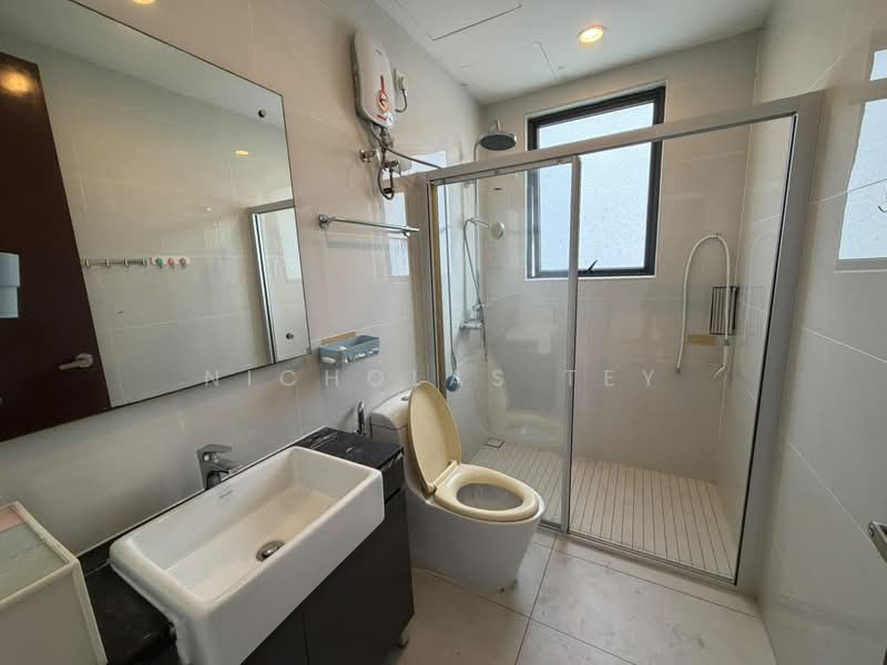 Condominium for Sale at Royal Strand @ Country Garden Danga Bay - Nicholas Tey - Bathroom - PropertyGuru.com.my