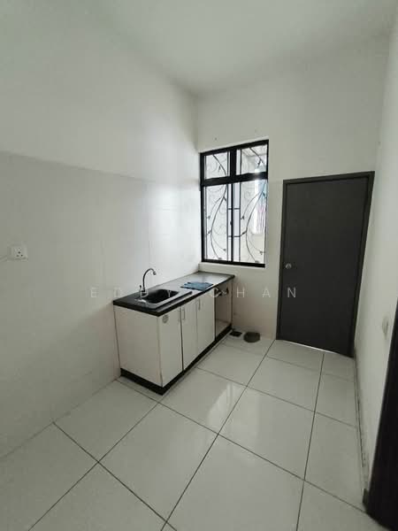 Rumah Kluster untuk Dijual di Taman Lagenda Putra (Kulai) - Eddy Chan - Kitchen - PropertyGuru.com.my