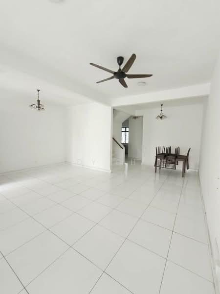 Rumah Kluster untuk Dijual di Taman Lagenda Putra (Kulai) - Eddy Chan - Living Room - PropertyGuru.com.my