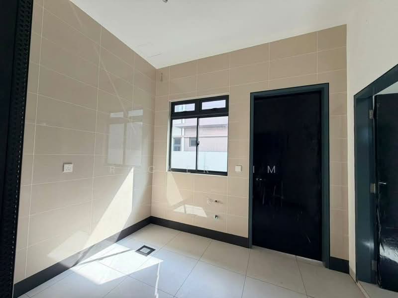 Semi-Detached House for Sale in Bandar Uda Utama (Johor Bahru) - Rocker Lim - PropertyGuru.com.my