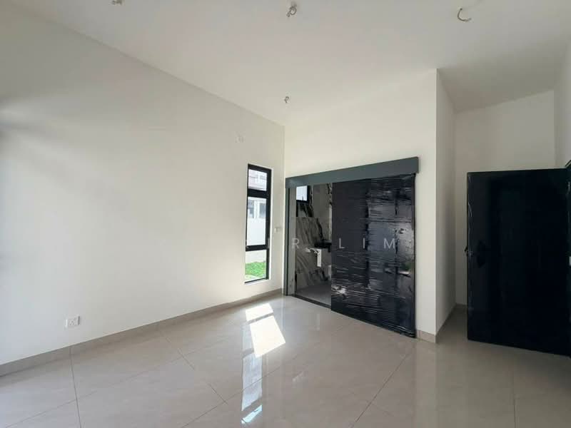 Semi-Detached House for Sale in Bandar Uda Utama (Johor Bahru) - Rocker Lim - PropertyGuru.com.my